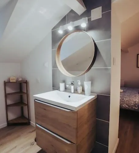 De Charme, Belle-beille * 昂热