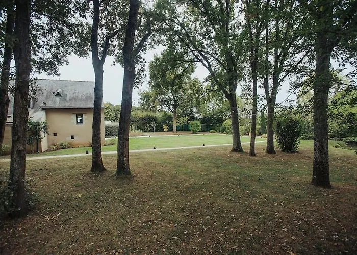 De Charme, Belle-beille 昂热